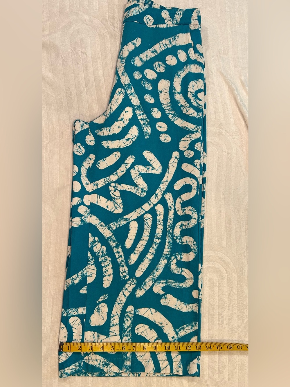 Haute Hippie Teal and Cream Abstract Set - Picture 5 of 8